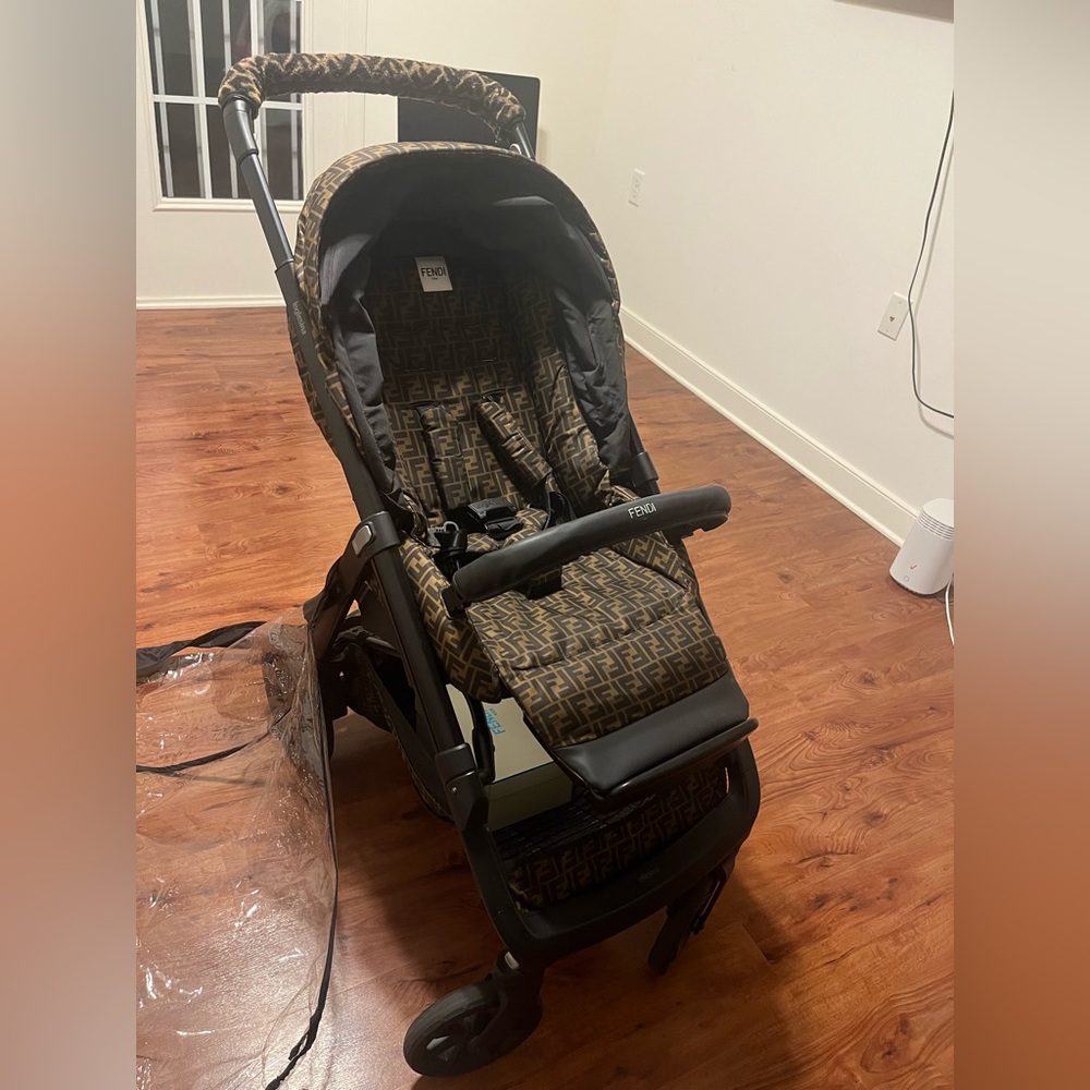 Fendi baby Stroller 100% Authentic Also Follow  @Jream_girl_closet on ig